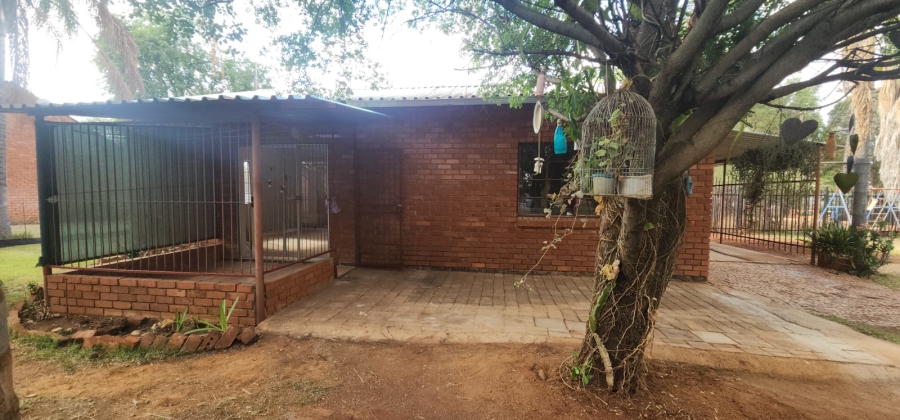 7 Bedroom Property for Sale in Mamogaleskraal AH North West